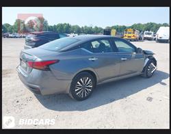 نيسان ألتيما